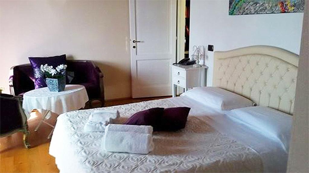 L'Albero Di Gameli Bed & Breakfast Чиуси Стая снимка