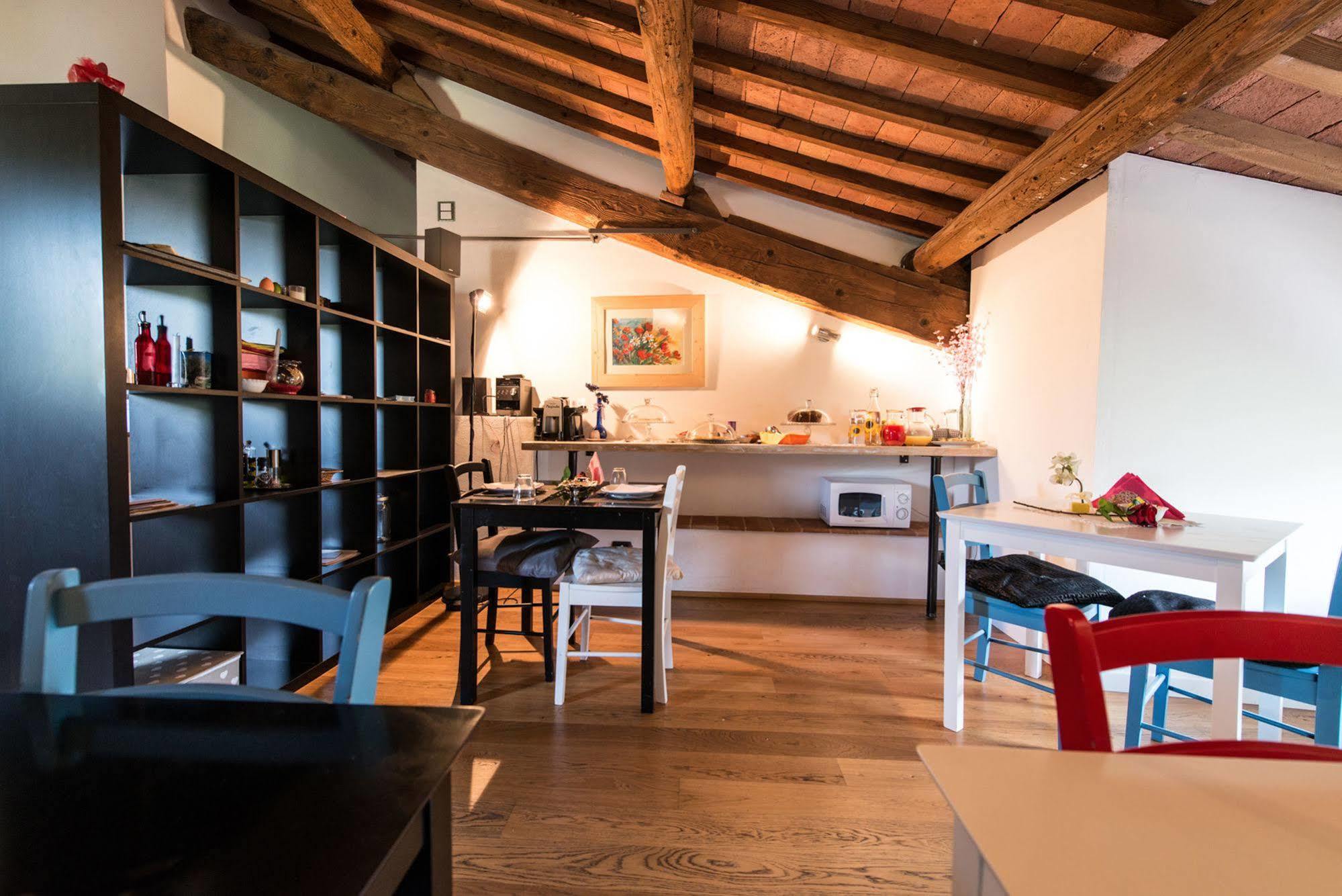 L'Albero Di Gameli Bed & Breakfast Чиуси Екстериор снимка